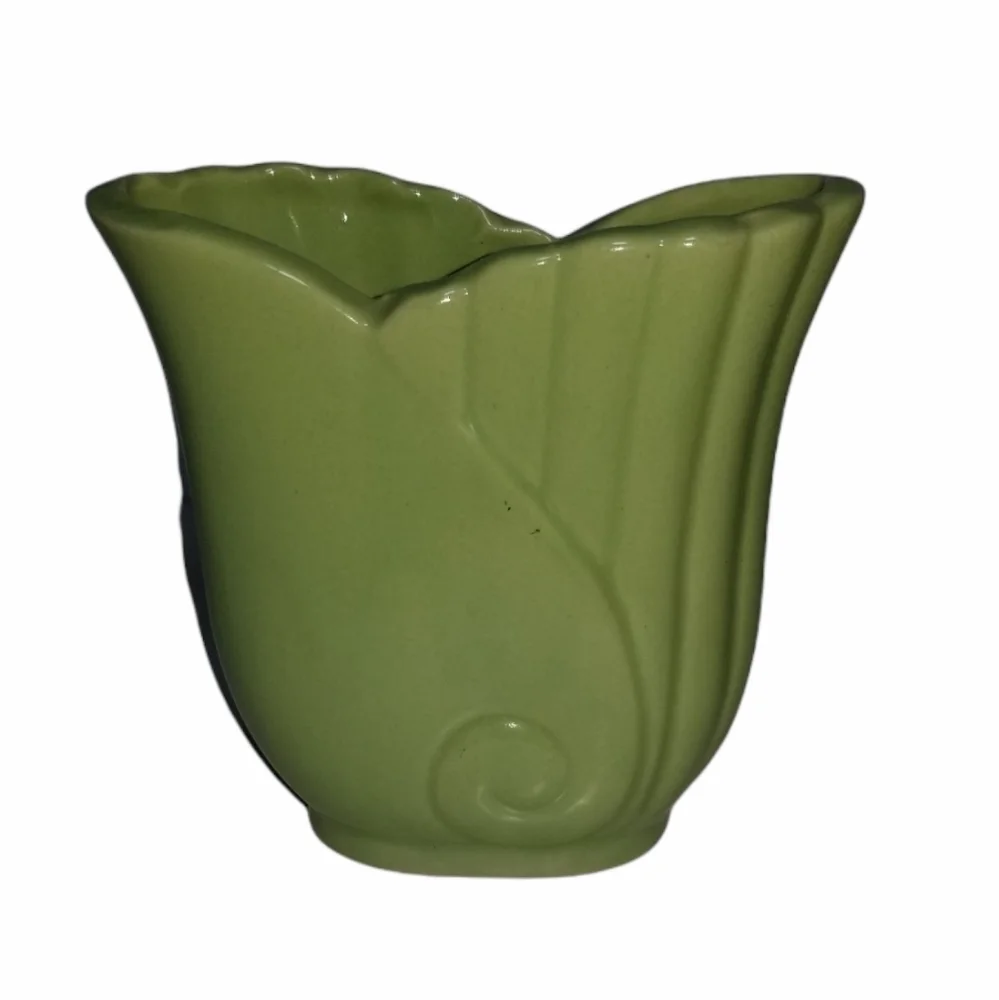 Vintage green art deco ceramic tulip vase rib pattern